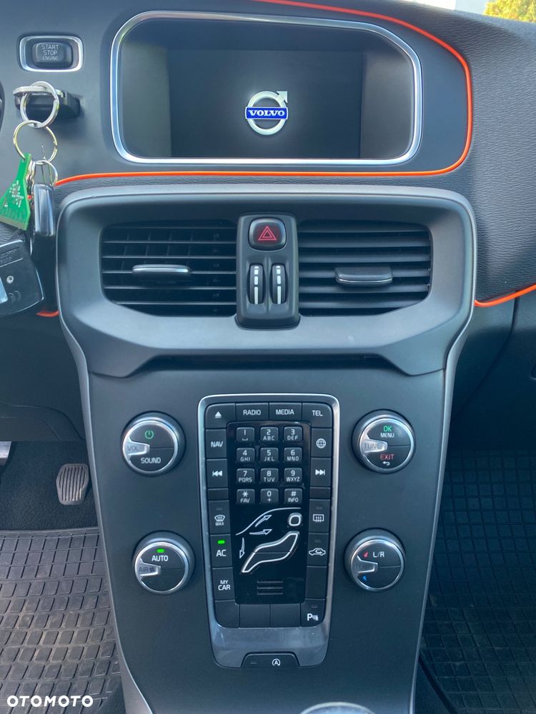 Volvo V40 D2 Kinetic - 14