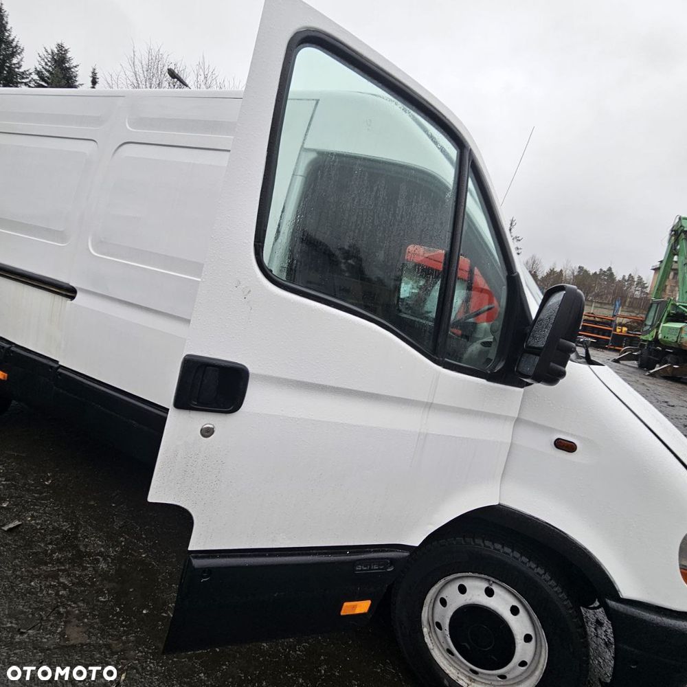 Renault Master II  (lak. 0389) pojazd na części: maska, zderzak, drzwi, szyby, lusterka, chłodnica - 9