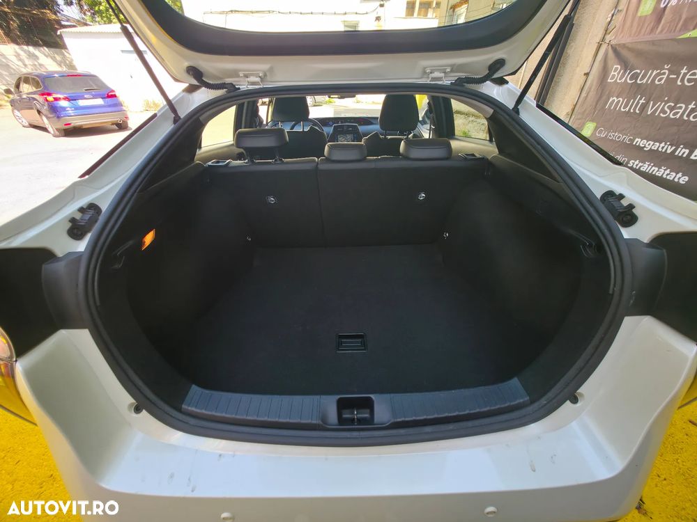 Toyota Prius 1.8 HSD Exclusive Plus - 10