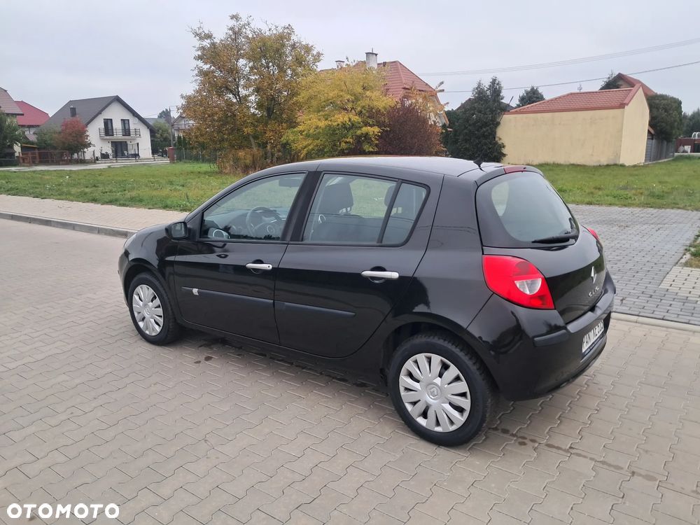 Renault Clio - 11