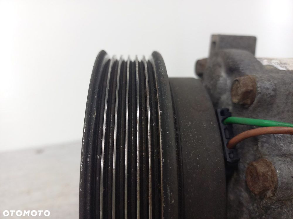 POMPA, SPRĘŻARKA KLIMATYZACJI RENAULT CLIO III 8200365787  SD6V12 1.4 16V - 7