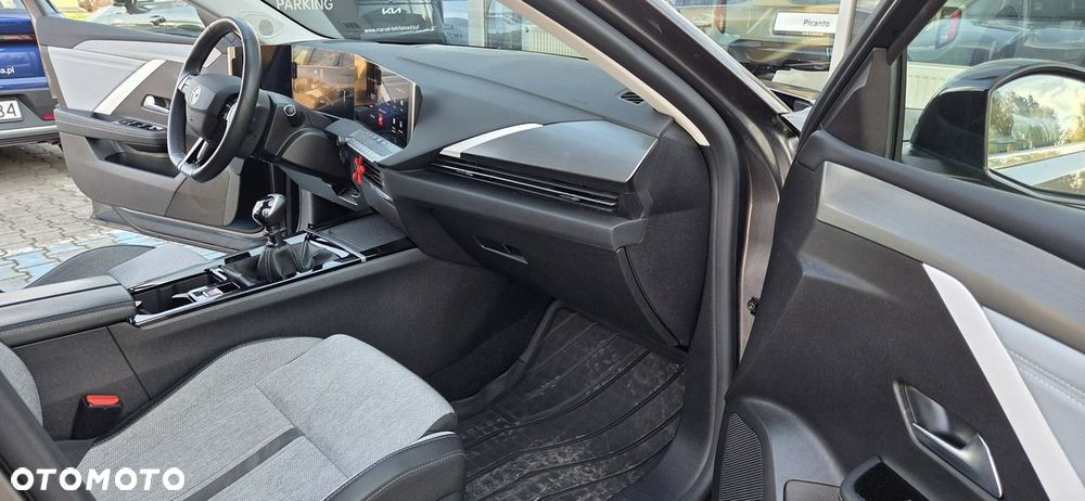 Opel Astra 1.2 T Elegance S&S - 21