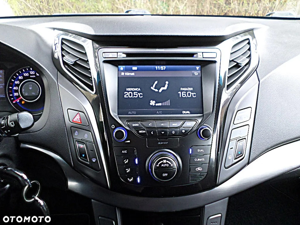 Hyundai i40 Kombi blue 1.6 Trend - 10