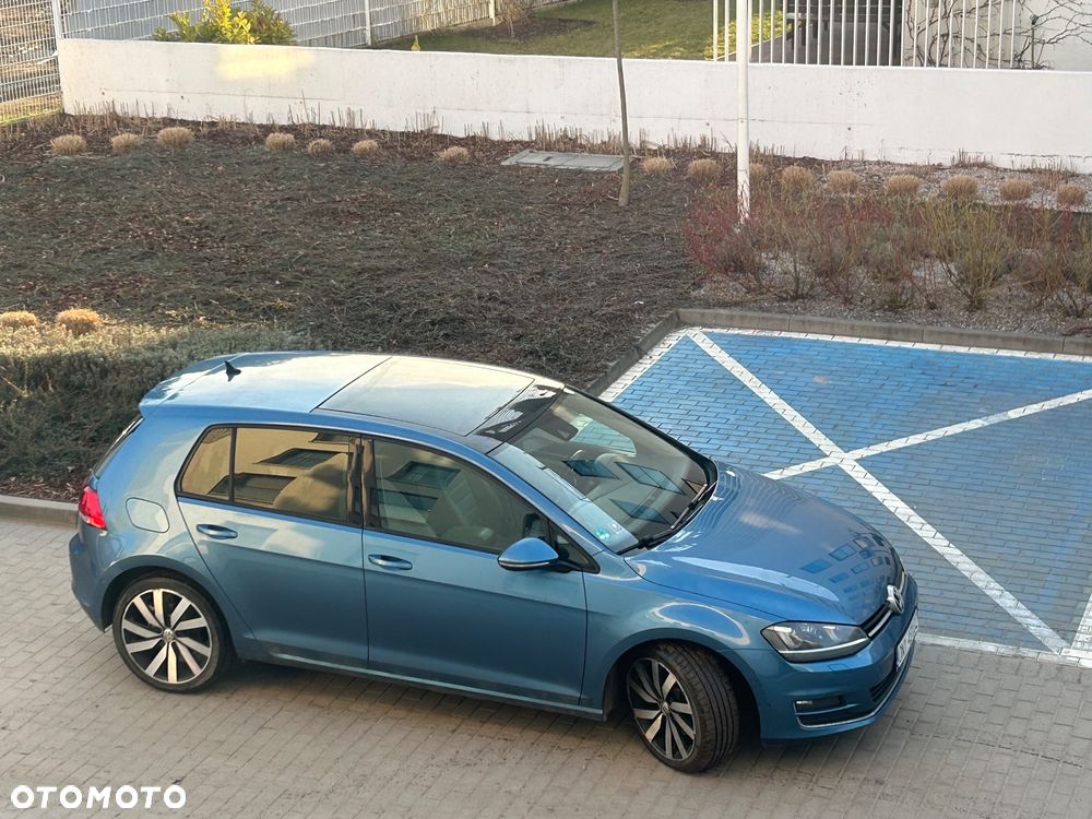 Volkswagen Golf - 1