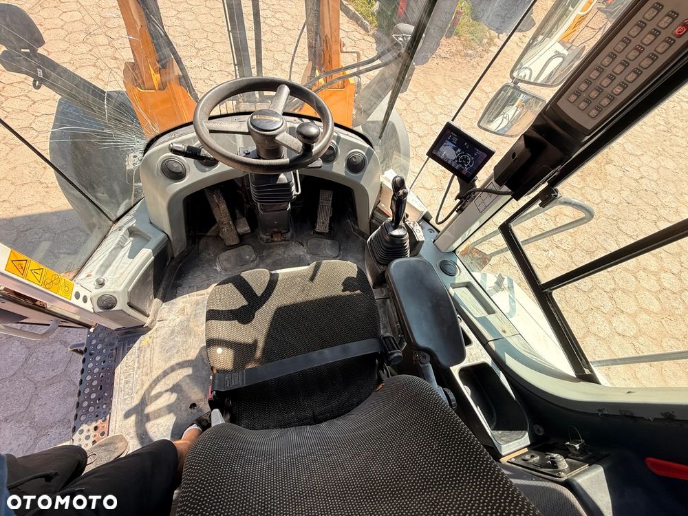 Liebherr L556 Xp Xpower, Opony Bridgestone 90%, szufla wysokiego wysypu załadunku - 11