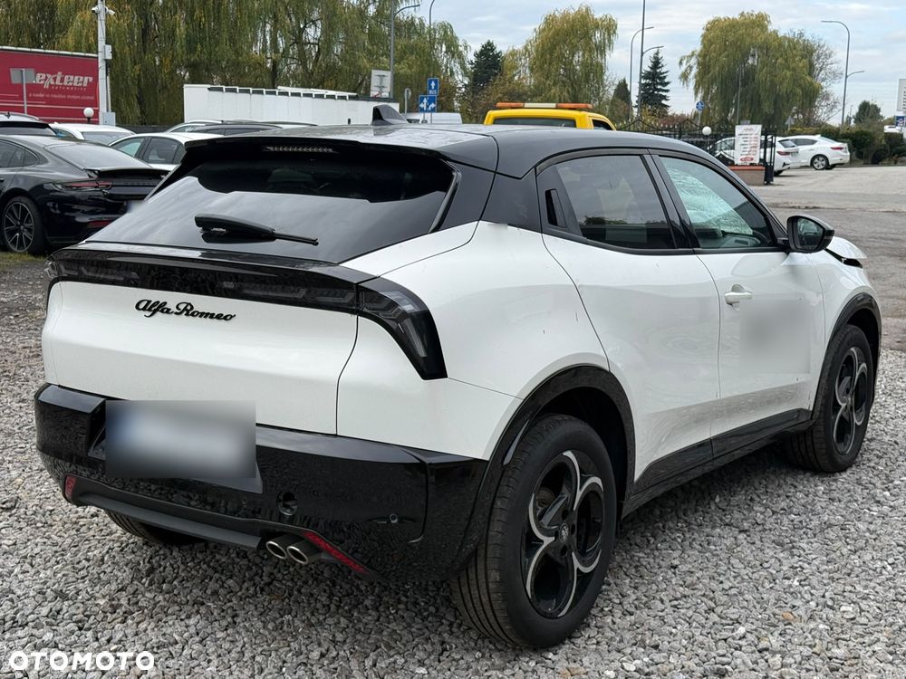 Alfa Romeo Junior 1.2 mHEV Ti eDCT - 10