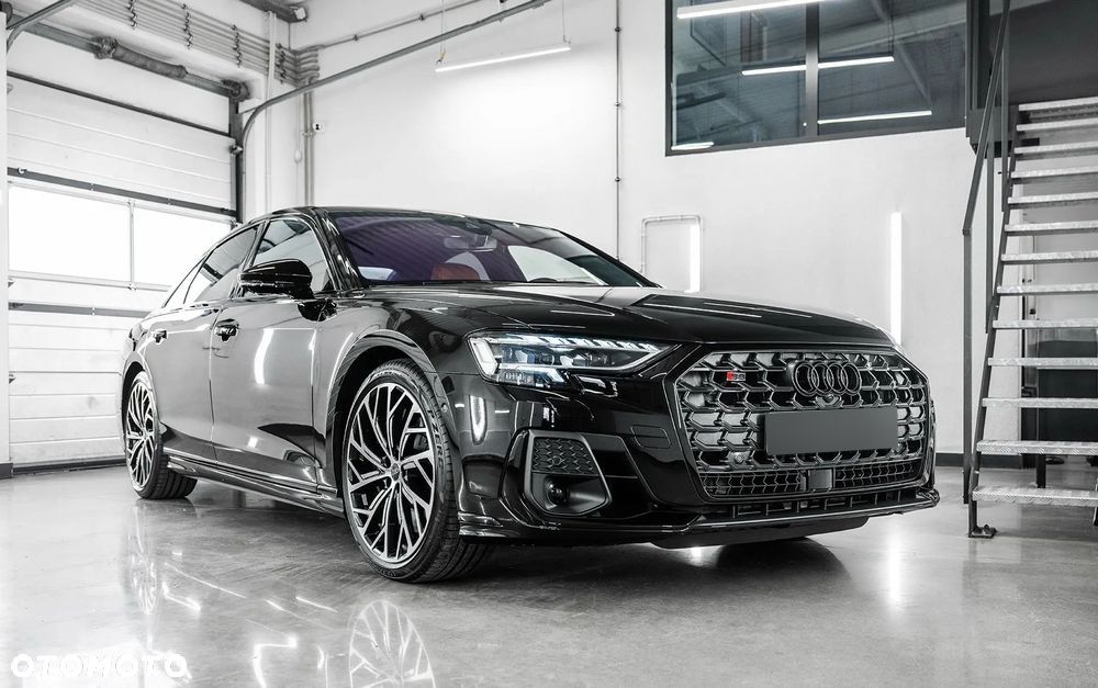 Audi S8 - 1