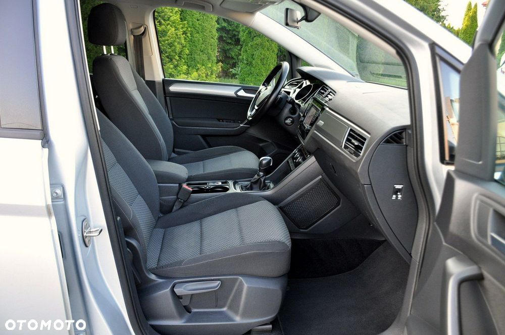Volkswagen Touran - 17