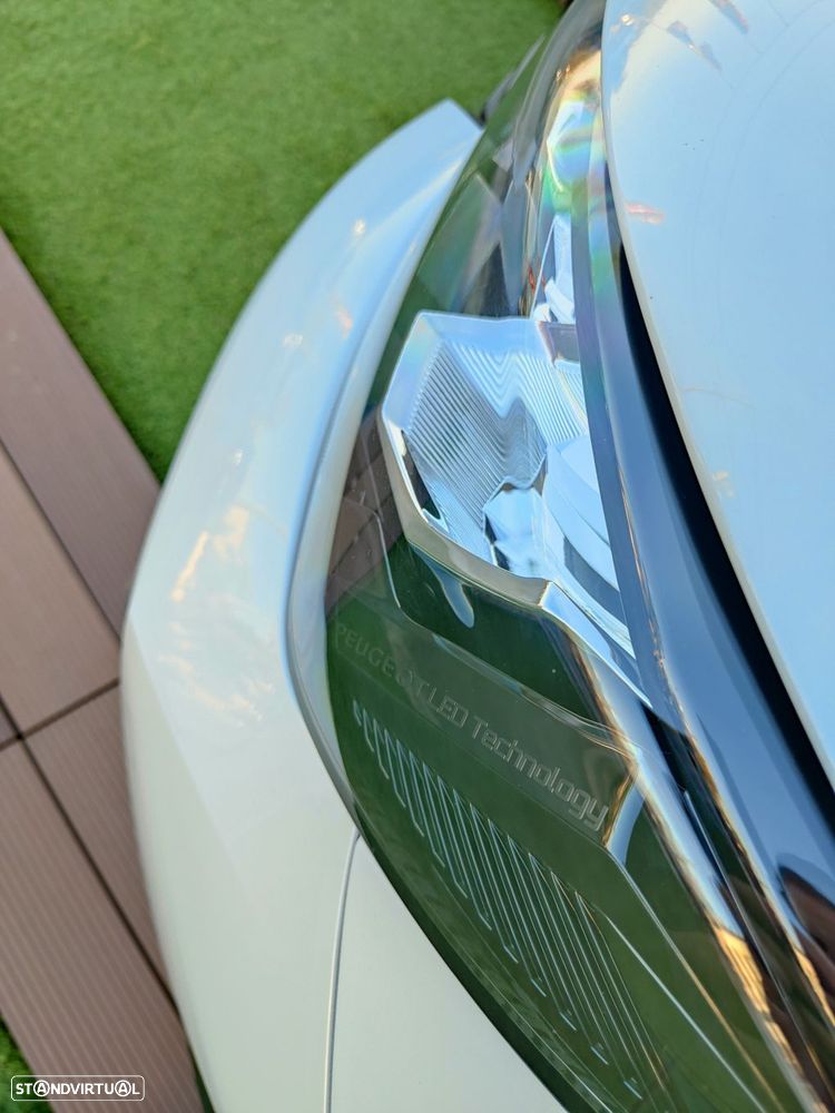 Peugeot 2008 1.2 PureTech Active Pack - 7