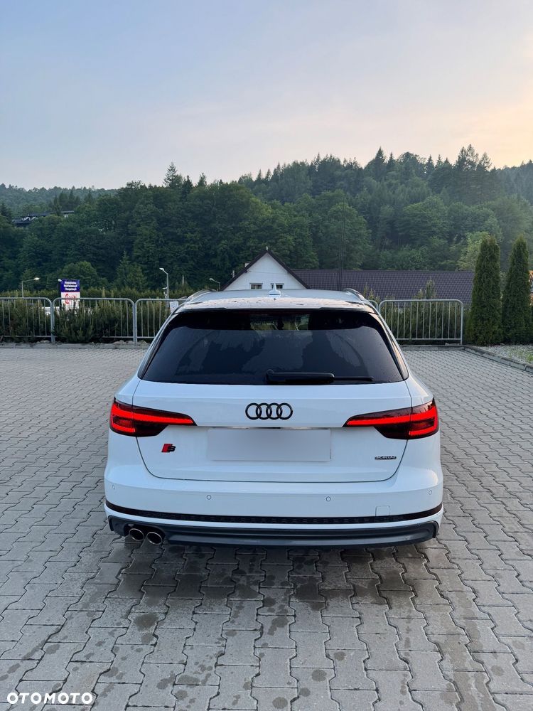 Audi A4 Avant 2.0 TDI Quattro S tronic - 3