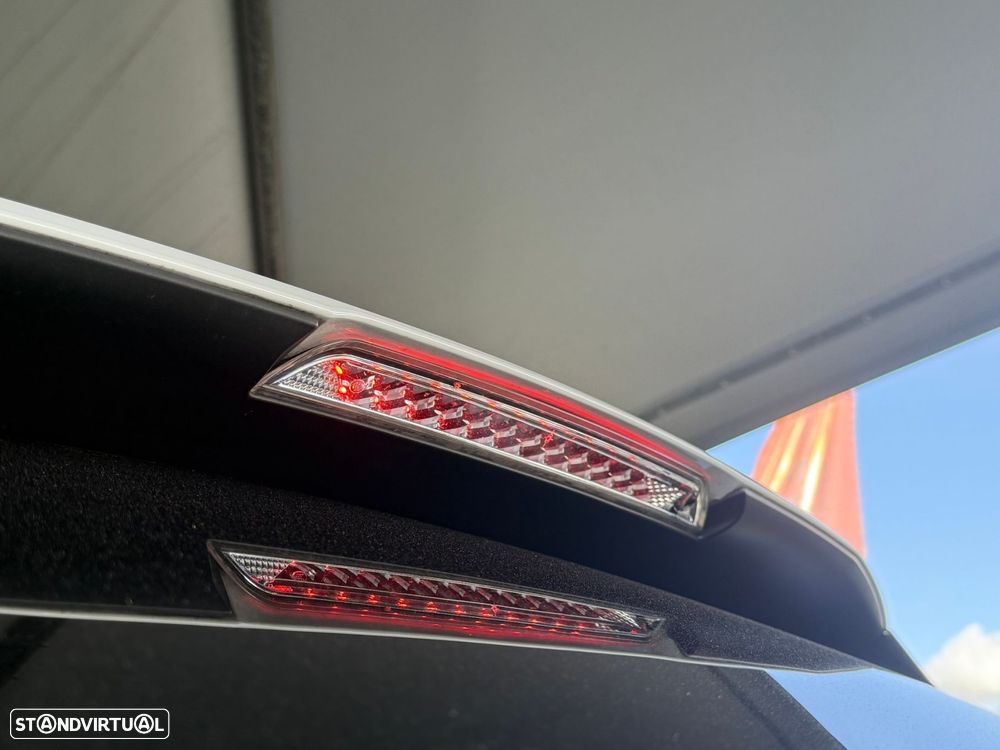 Peugeot 308 1.6 Hybrid GT e-EAT8 - 25