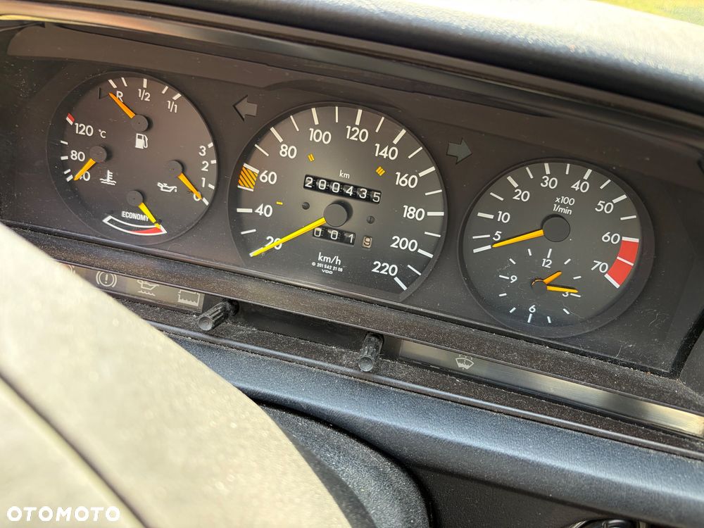 Mercedes-Benz W201 (190) - 10