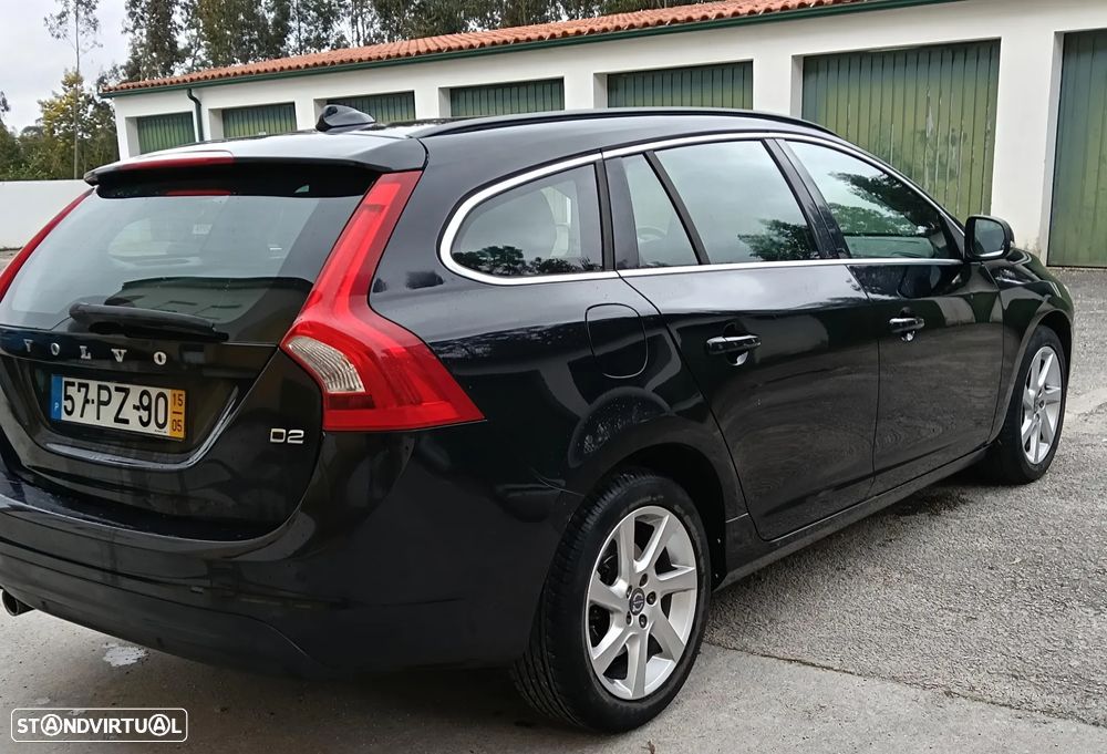 Volvo V60 1.6 D2 Momentum Eco - 6
