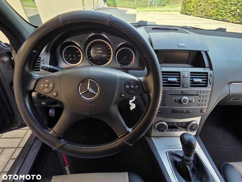 Mercedes-Benz Klasa C 200 (BlueEFFICIENCY) Avantgarde - 31