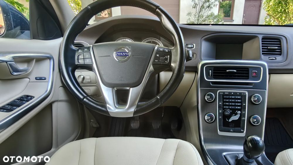 Volvo V60 D4 R-Design Momentum - 13