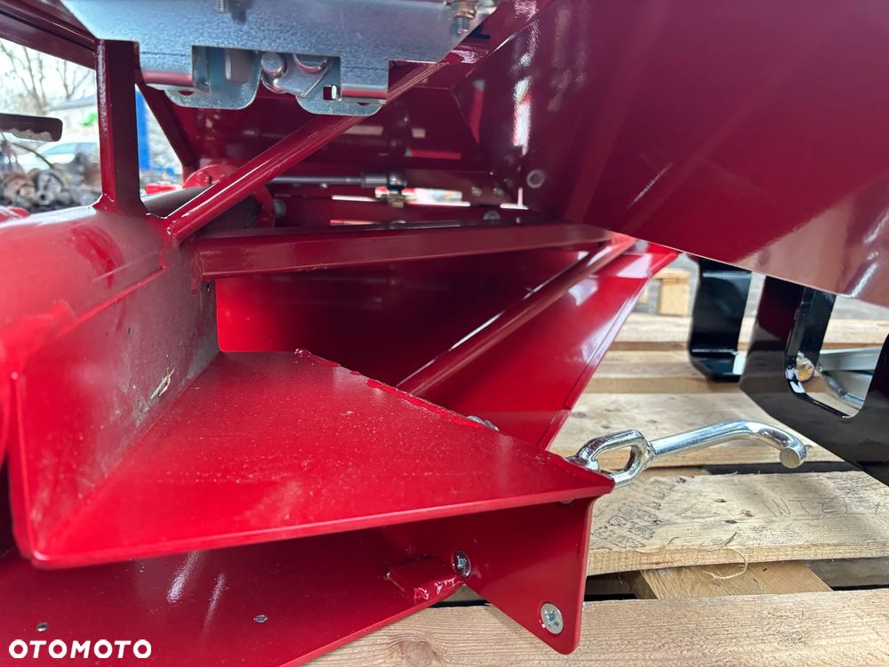 Case IH Kosa Boczna do Rzepaku Compact Case VE HD 2018 - 13