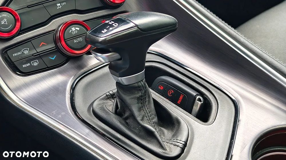 Dodge Challenger 3.6 SXT Plus - 40