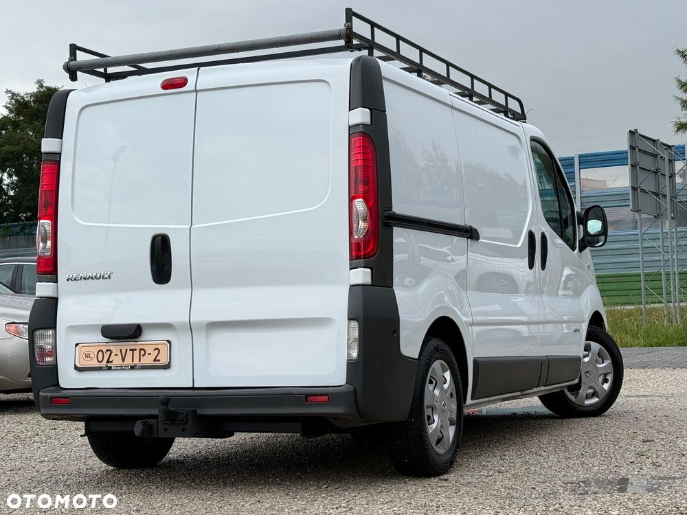 Renault Trafic - 12