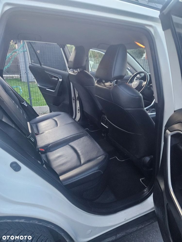 Toyota RAV4 - 11