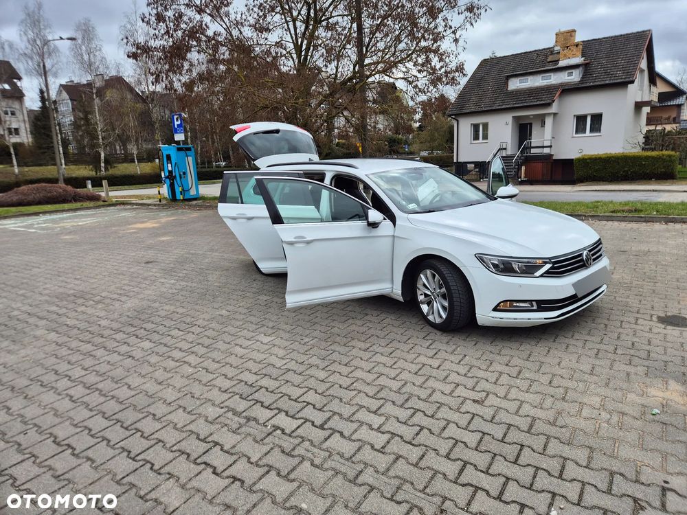 Volkswagen Passat 2.0 TDI SCR DSG Comfortline - 2