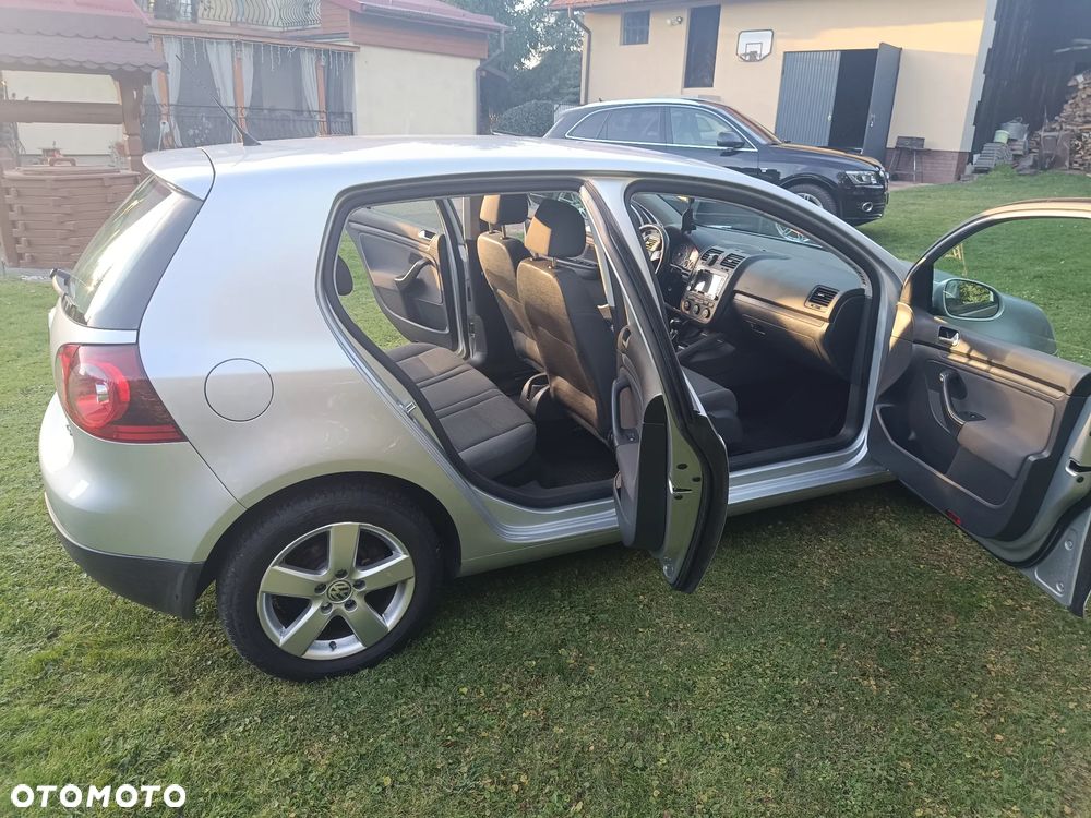 Volkswagen Golf - 10