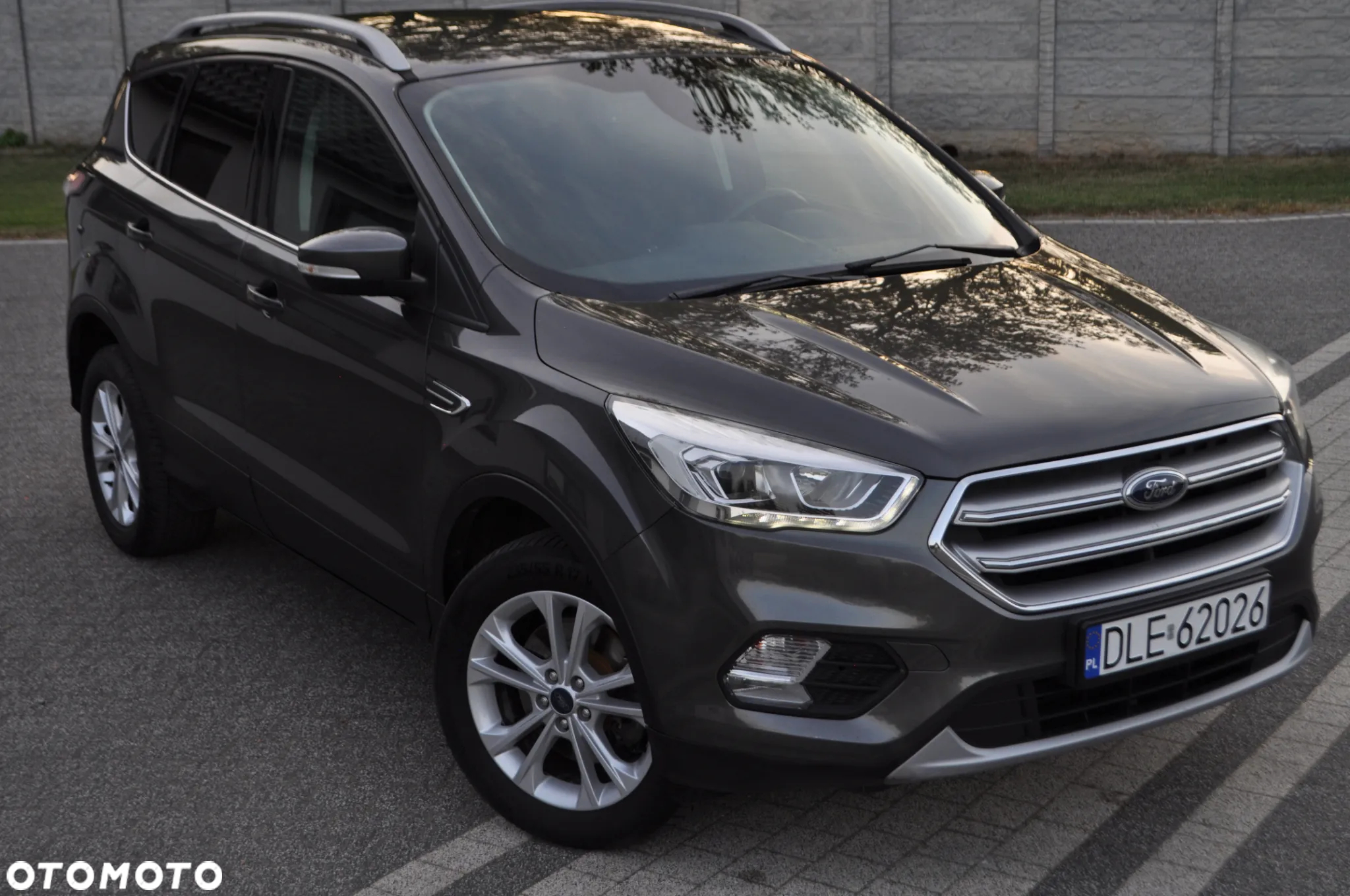 Ford Kuga 2.0 TDCi 2x4 Titanium - 3