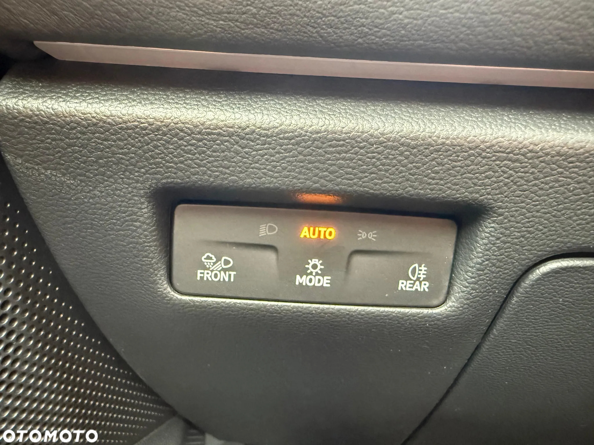 Volkswagen Passat 1.5 TSI ACT mHEV Business Plus DSG - 20