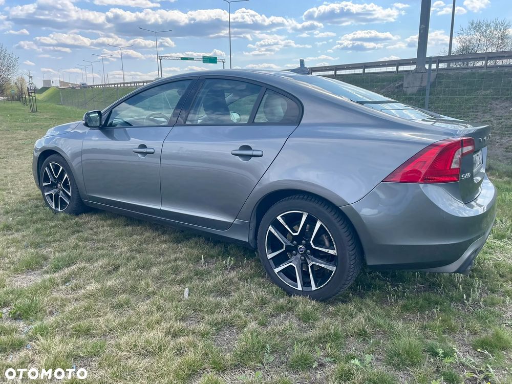 Volvo S60 T5 Drive-E Dynamic Edition (Momentum) - 3