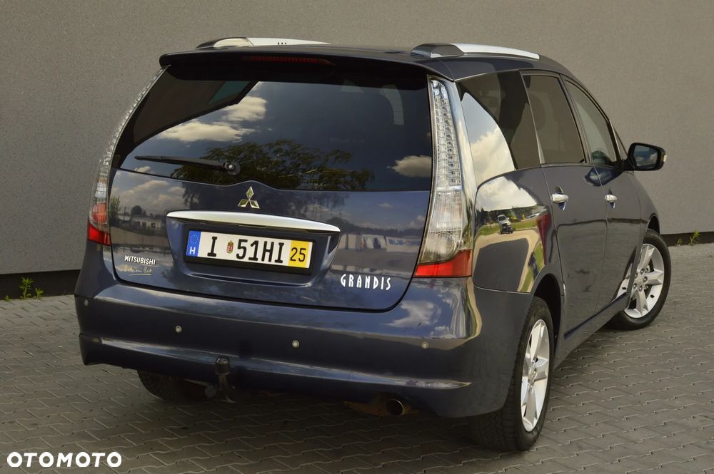 Mitsubishi Grandis 2.4 Invite - 10