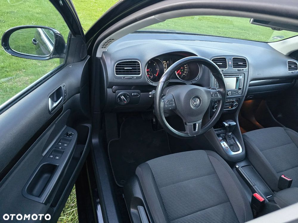 Volkswagen Golf 2.0 TDI DPF BlueMotion Technology DSG Comfortline - 11