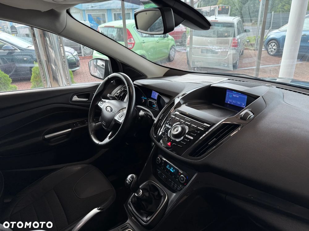 Ford Kuga 2.0 TDCi 2x4 Titanium - 34