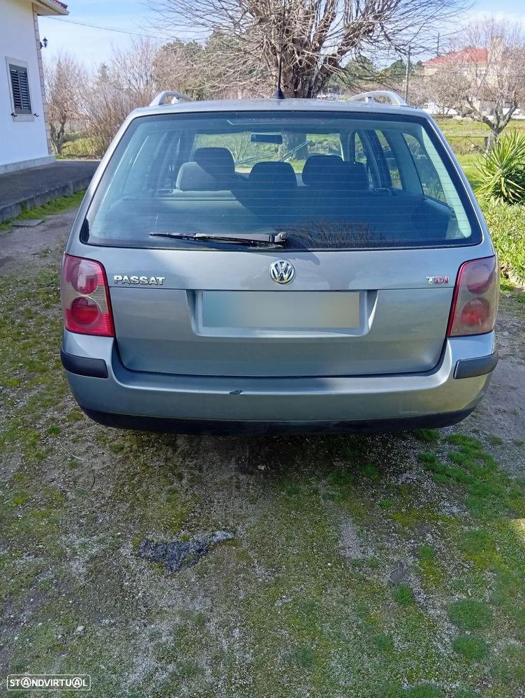 VW Passat Variant 1.9 TDi Highline - 1