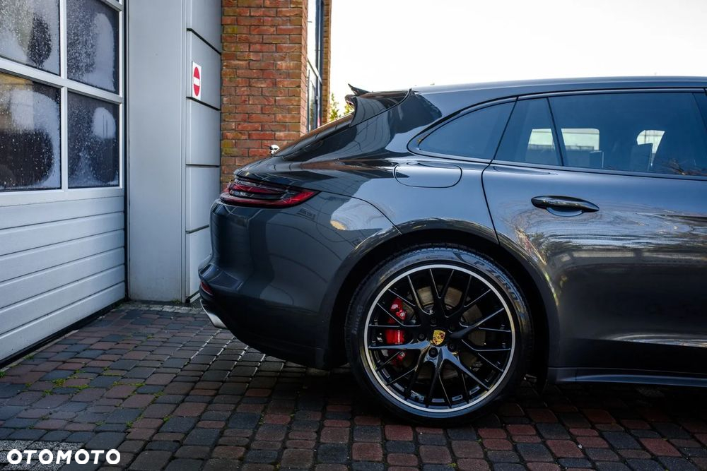 Porsche Panamera Turbo Sport Turismo - 15