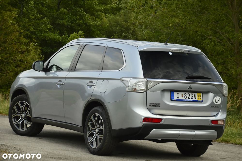 Mitsubishi Outlander 2.0 Intense + Navi 4WD CVT - 5