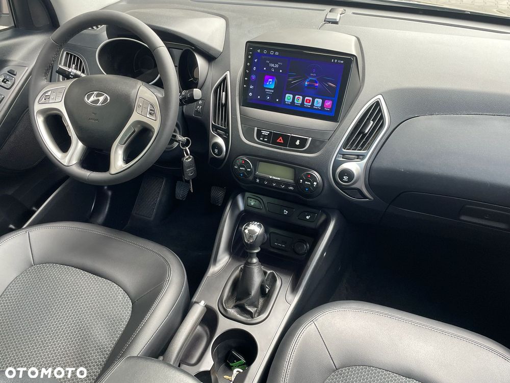 Hyundai ix35 2.0 CRDi 4WD Fifa World Cup Gold Edition - 24