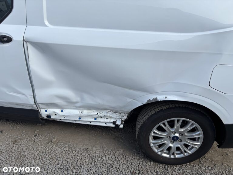 Ford Transit Courier - 14