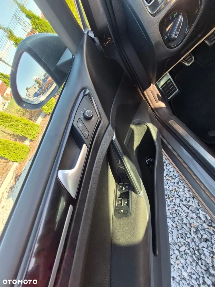 Volkswagen Golf - 25