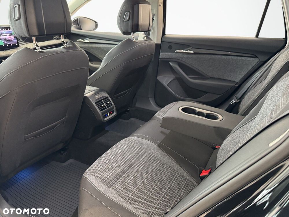 Skoda Superb 1.5 TSI mHEV Selection DSG - 15