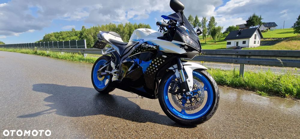 Honda CBR - 1