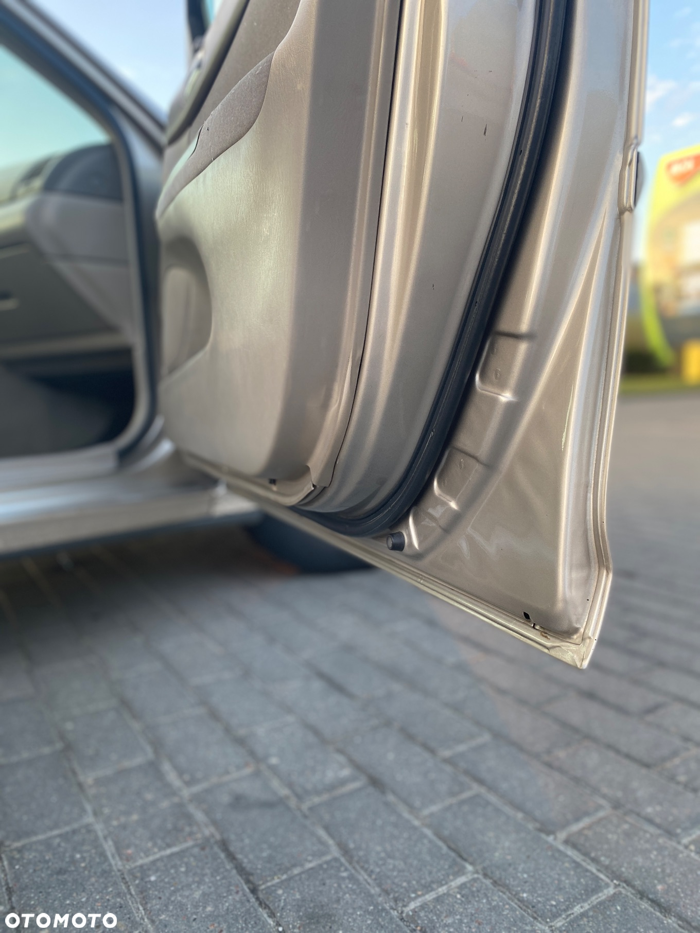 Toyota Camry 2.4 XLE - 7