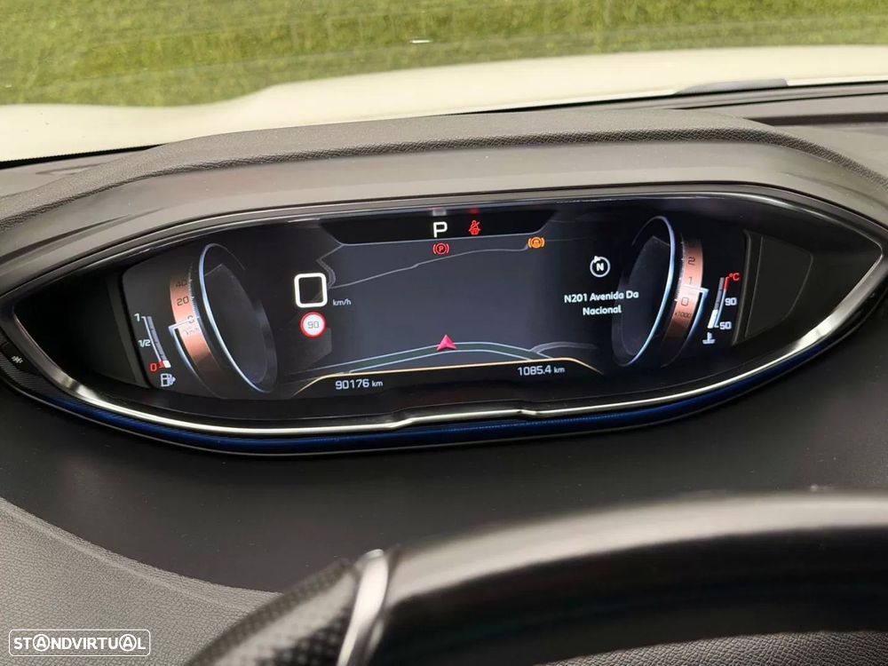 Peugeot 3008 1.5 BlueHDi GT Line EAT8 - 26