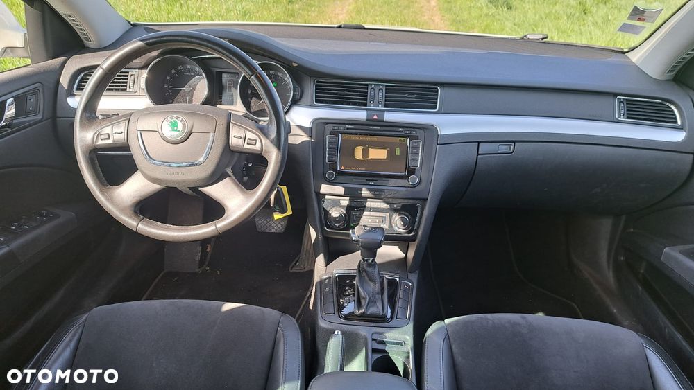 Skoda Superb 2.0 TDI DSG Exclusive - 19