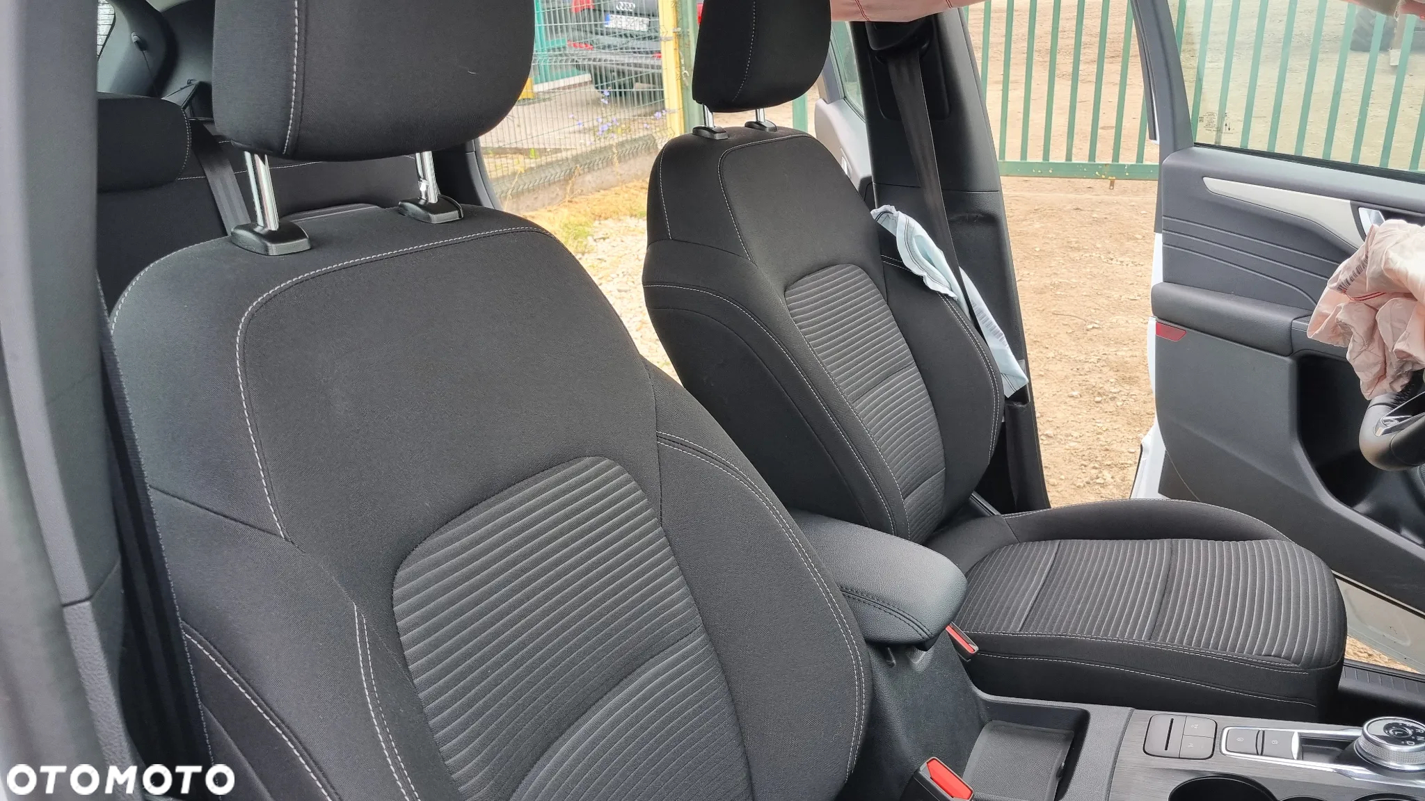Ford Kuga 2.5 FHEV AWD Graphite Tech Edition e-CVT - 29