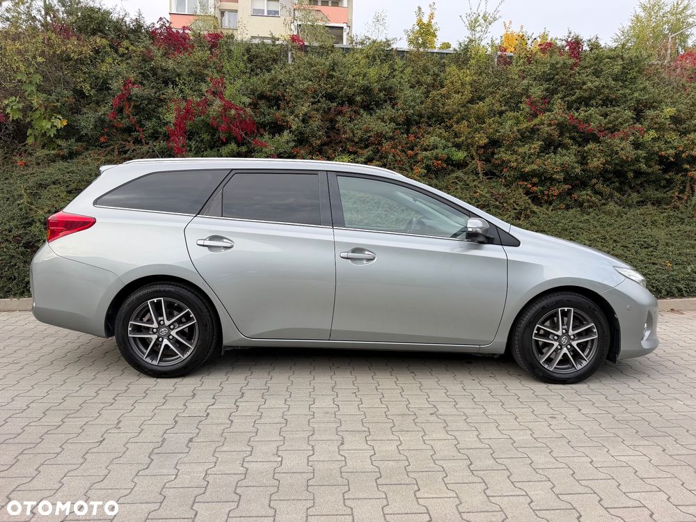 Toyota Auris 2.0 D-4D Premium Comfort - 3