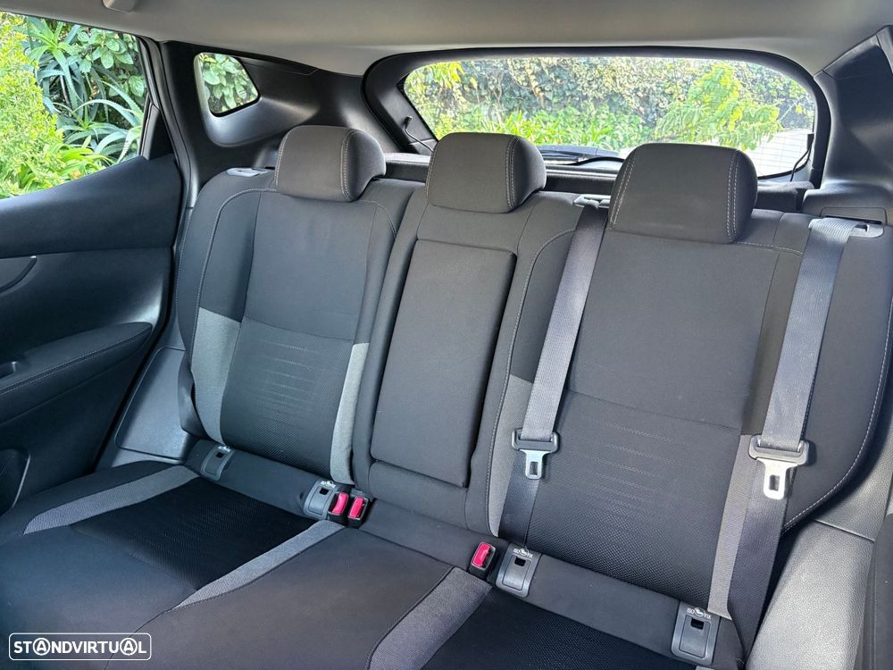 Nissan Qashqai 1.2 DIG-T N-Connecta 18 - 50