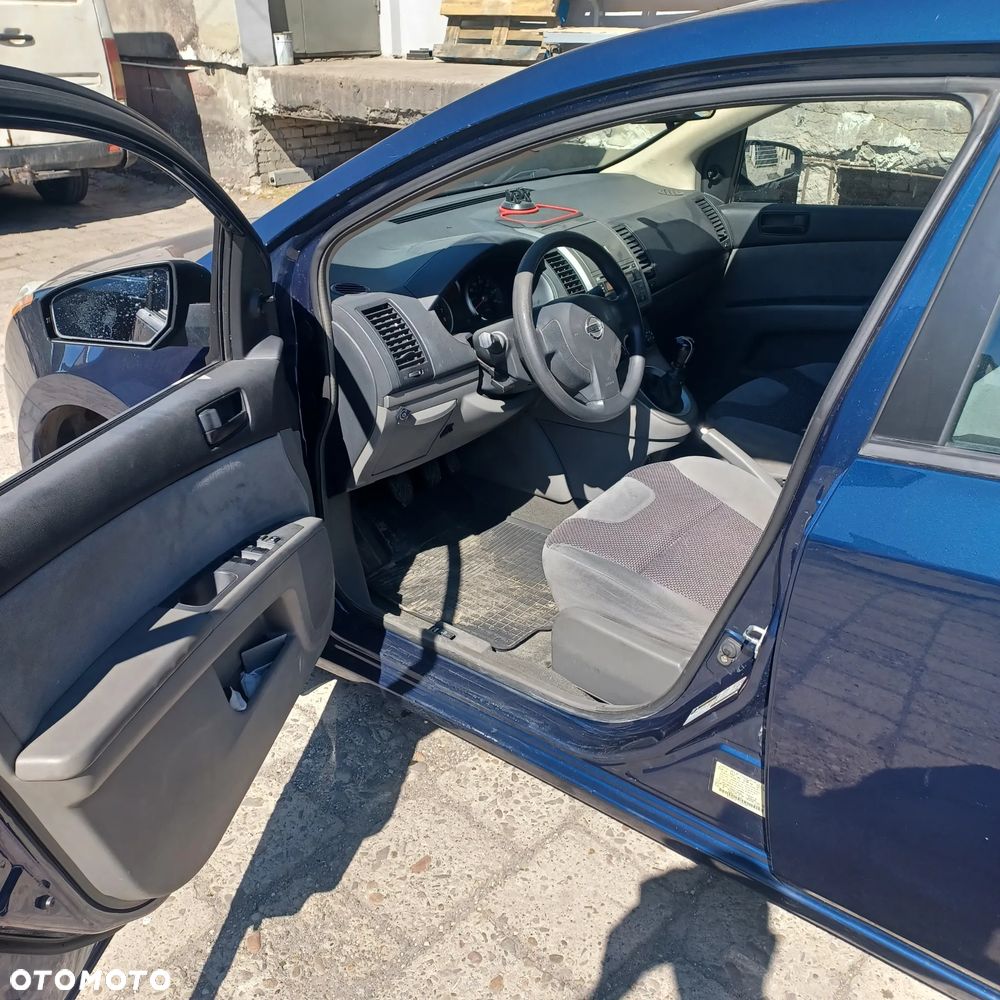 Nissan Sentra - 11