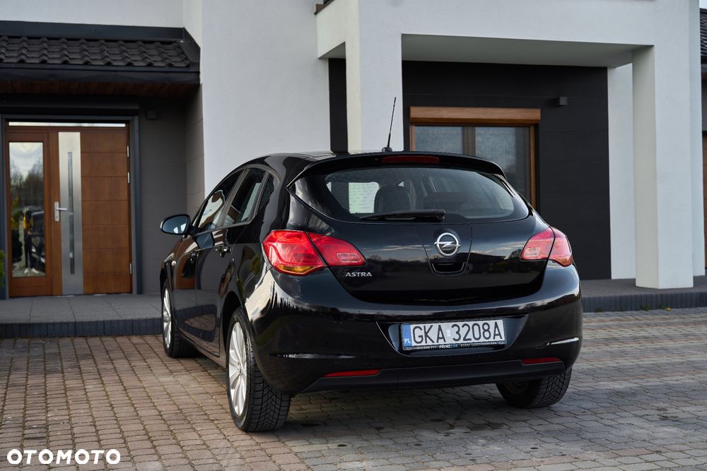 Opel Astra - 11