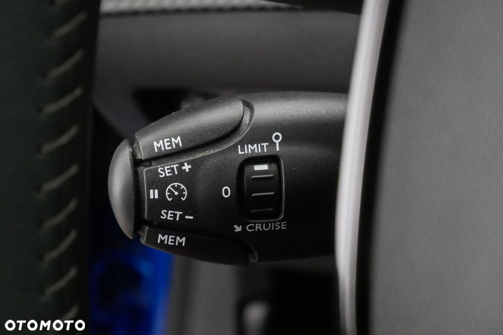 Peugeot 208 - 22