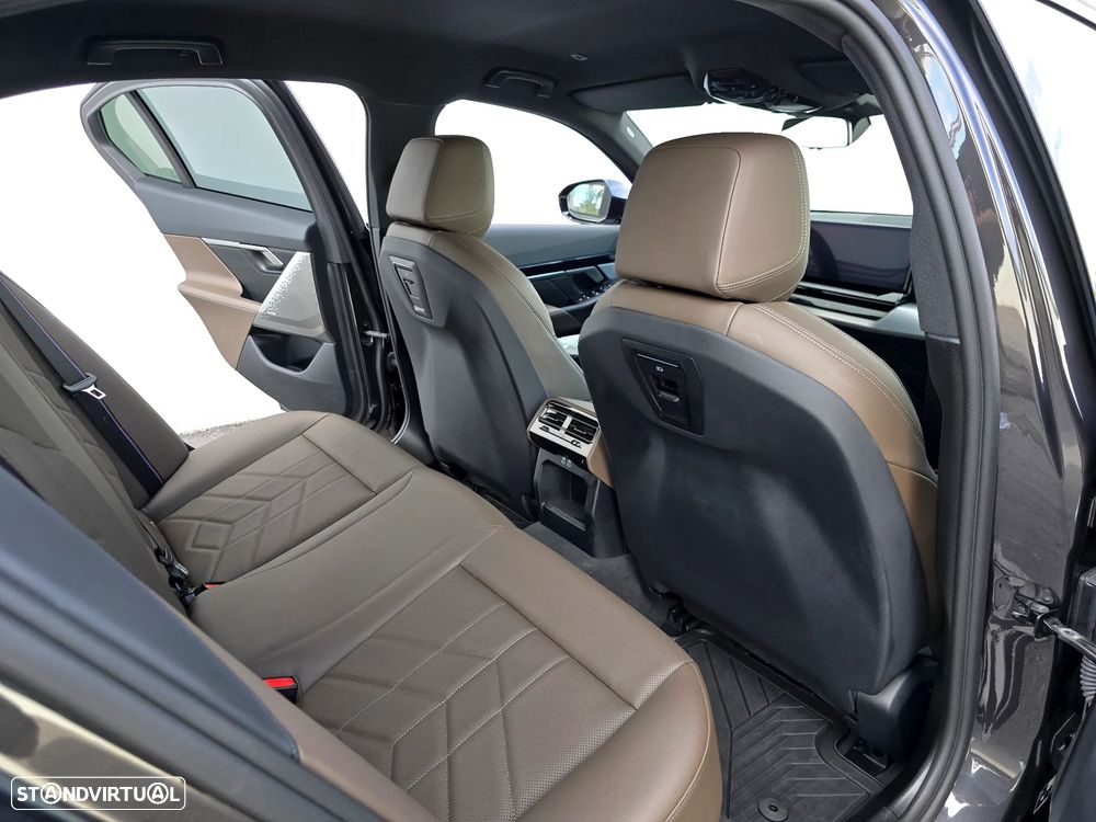 BMW 530 e Pack Desportivo M Pro - 40