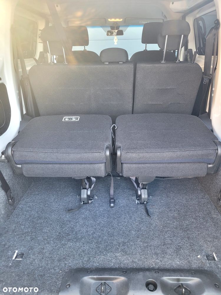 Nissan NV200 Combi 7os - 16
